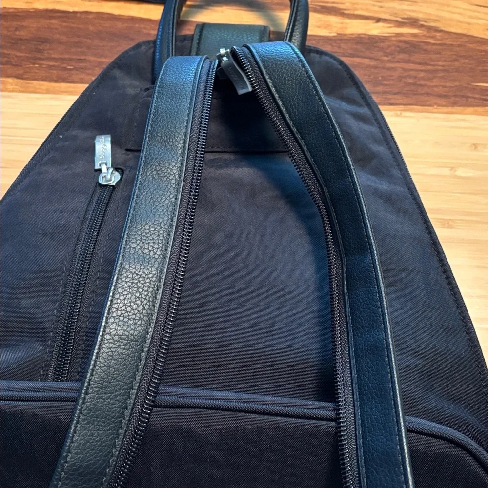 Baggallini Small Backpack. - Picture 8 of 13